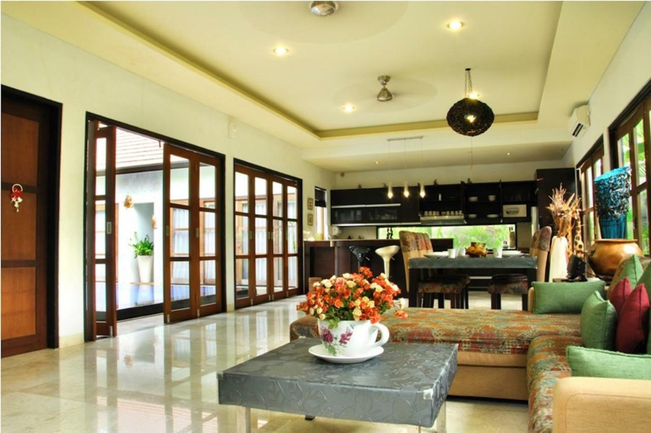 M Two Villas Seminyak Kültér fotó